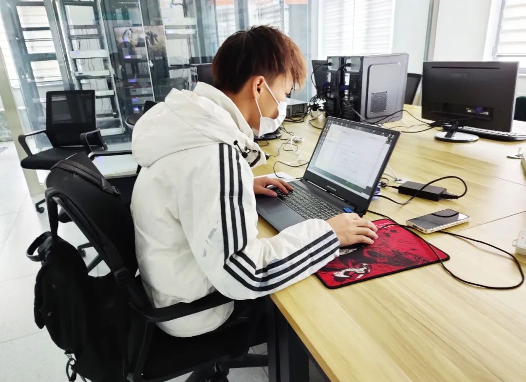 服务客户，皇御环球MT5人是认真的!